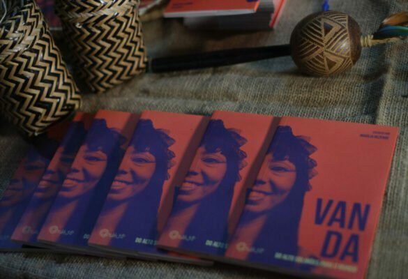 Lancamento do livro Vanda 32