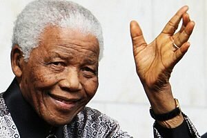 NELSON MANDELA: NINGUÉM NASCE RACISTA