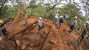 PRÉ-HISTÓRIA NO PLANALTO CENTRAL: SÍTIOS ARQUEOLÓGICOS