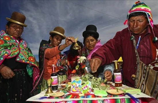 INDÍGENAS DA BOLÍVIA COMEÇAM A GOVERNAR SEU TERRITÓRIO