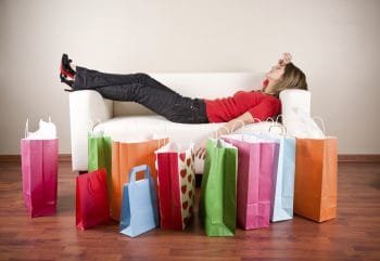 Women with shopping bags