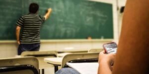 repressão em sala de aula