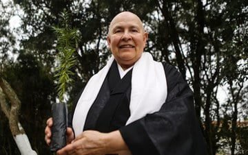 MONJA COEN: O SENTIDO DE SER AVÓ