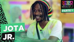 GARI DÁ AULA SOBRE RACISMO E VIRALIZA NAS REDES 3 gari jota jr uou tube