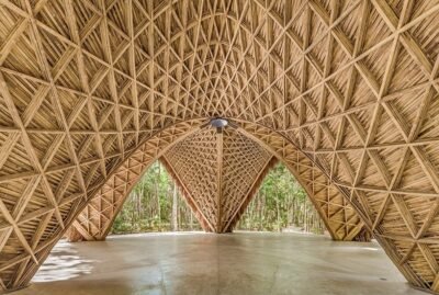 ARQUITETOS USAM TECNOLOGIA E ANCESTRALIDADE PARA CRIAR TEMPLO DE BAMBU