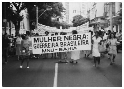 O TRISTE FIM DE JAIR MESSIAS 2 mulher negra imagem revista afirmativa