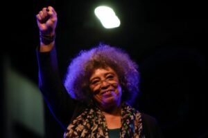 ANGELA DAVIS: “A LIBERDADE É UMA LUTA CONSTANTE”