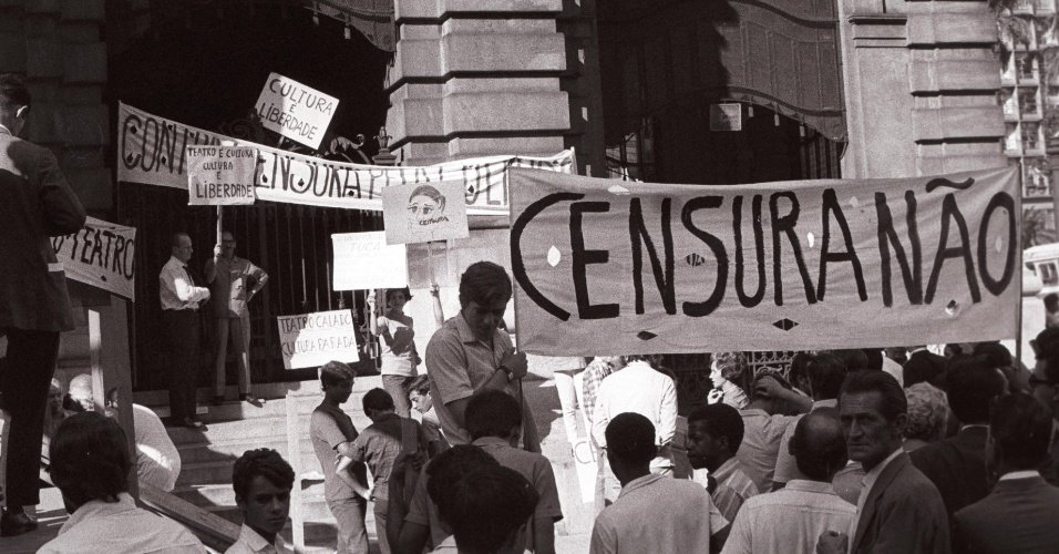 OS PASSOS TARDIOS 1 Ditadura1