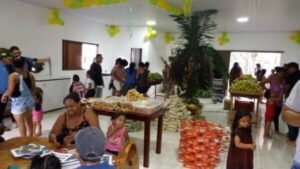 TrocTroc: mercado que troca lixo reciclavel por comida