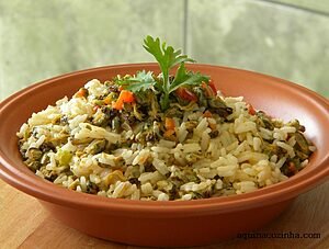 "O DE COMÊ TÁ NA MESA": RECEITAS DE ARROZ DA DONA CANÔ