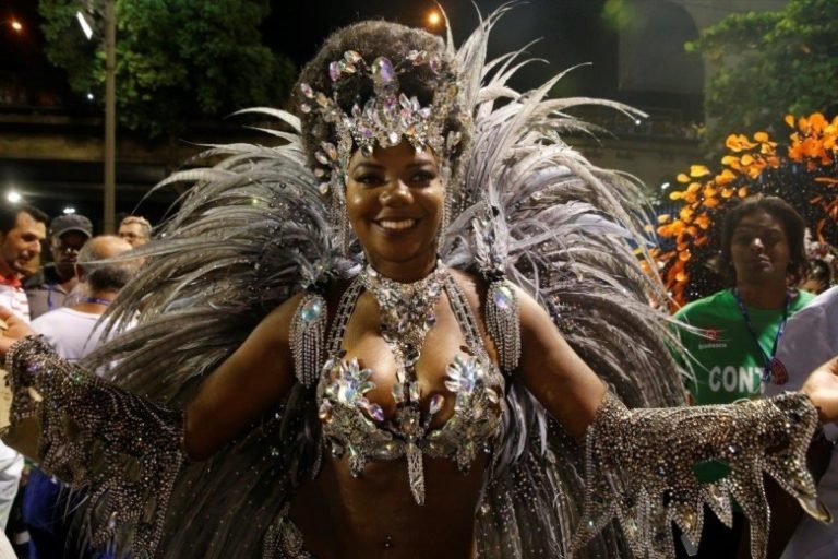 Socialite é condenada a pagar indenização por racismo