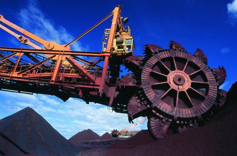 AMAZÔNIA: DE FORA, PRA FORA