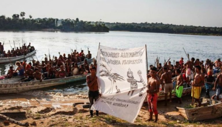 Invasões garimpeiras no rio Tapajós 
