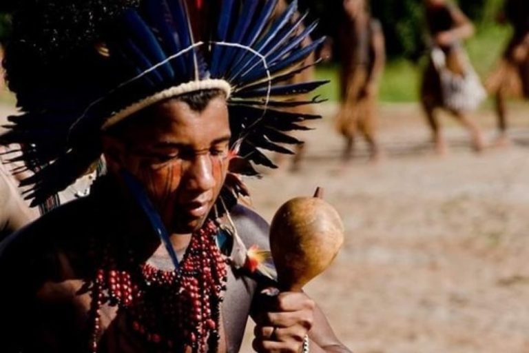 OS SENTIDOS (OLFATO): A CLAVE PERFUMADA E O SANTO GRAAL DA FELICIDADE