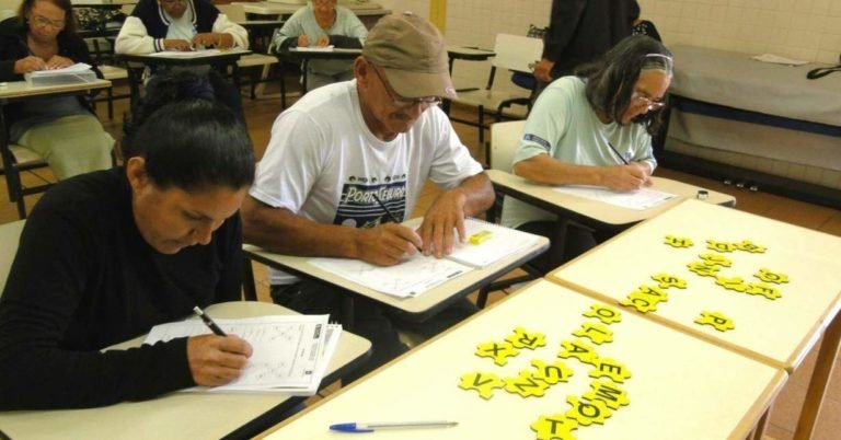 Manifesto: Alfabetização em Domicílio