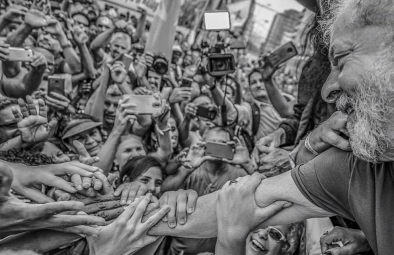 LULA: "NOSSA ARMA É A DEMOCRACIA"