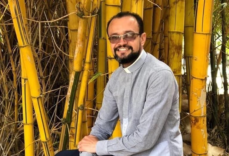 O elogio profissional, um discurso trabalhoso