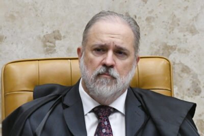 Augusto Aras traiu o povo brasileiro