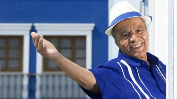 SAMBISTAS FAZEM HOMENAGEM À MONARCO