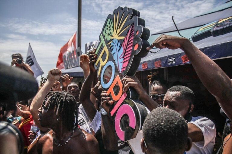 Moïse: Centenas vão às ruas por justiça