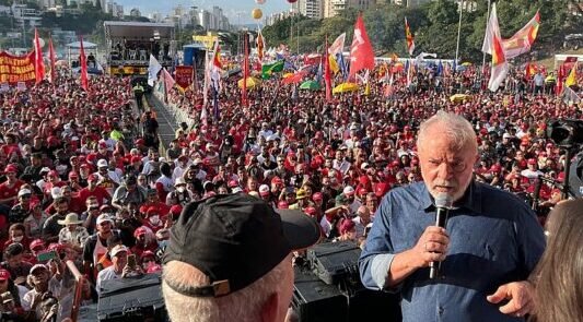 Lula: "trabalhadores vão voltar a sentar à mesa para discutir o país”