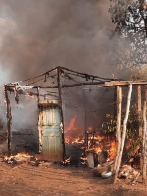 Cerrado: incêndio destrói assentamento do MST em Goiás