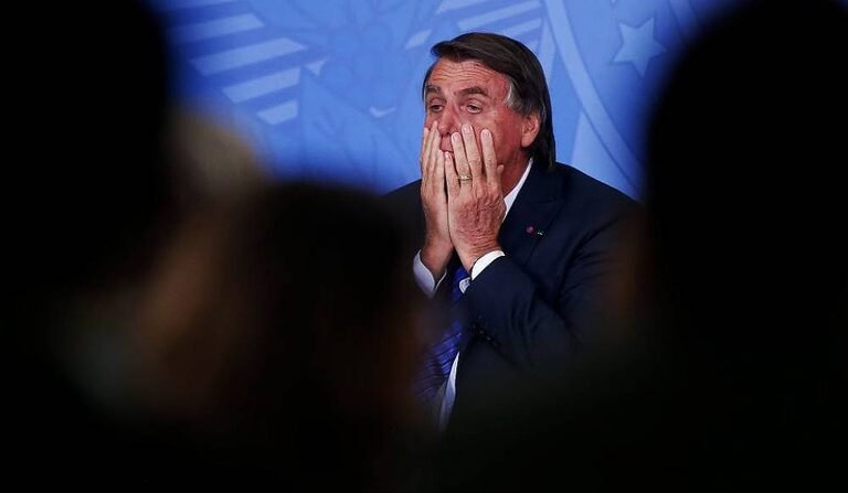 VOLVERÉ Y SERÉ MILLONES