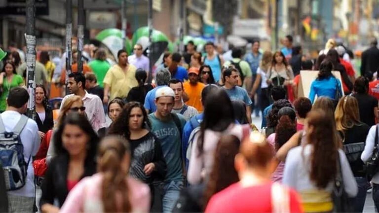 Brasil tem mais de 203 milhões de pessoas e segue como 7º maior do mundo