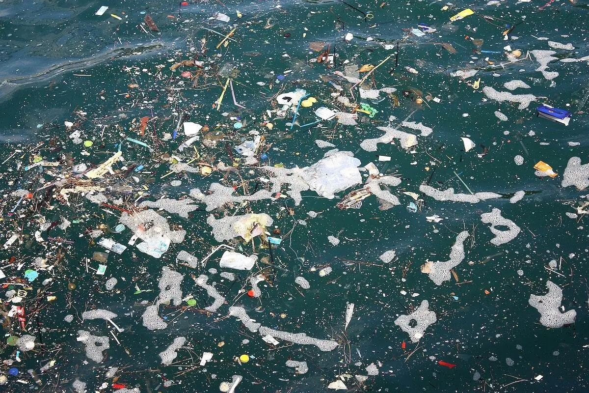 Brasil gera 3,44 milhões de toneladas anuais de lixo plástico que podem chegar ao Atlântico