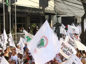 ATINGIDOS POR BARRAGENS REIVINDICAM REPARAÇÃO JUSTA 3 BARRGENS PROTESTO