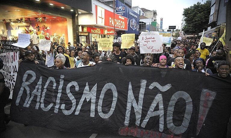 IMAGINAR NEGROS NO FUTURO JÁ É ATO DE RESISTÊNCIA