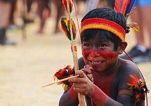 curumin crianca indigena arco e fecha89882 ebc