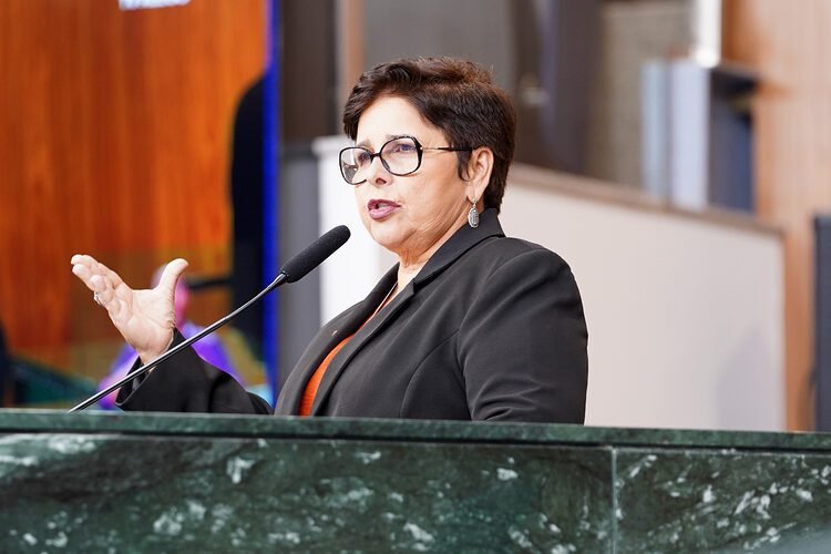 NOTA DA CUT EM SOLIDARIEDADE À DEPUTADA ESTADUAL BIA DE LIMA 1 Alego bia de lima Hellenn Reis 318