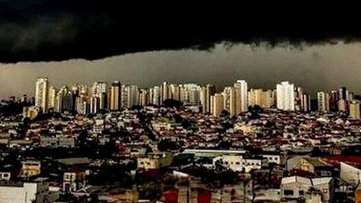SÃO PAULO: INCÊNDIOS, QUEIMADAS, POLUIÇÃO E CHUVA PRETA