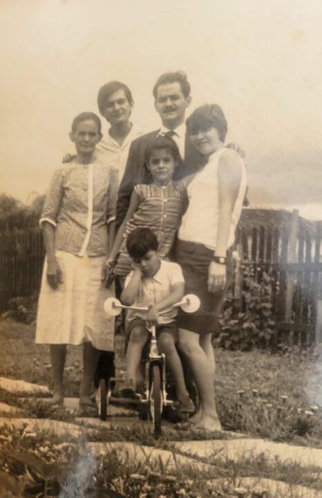 ATHOS PEREIRA CAPA MAE E FAMILIA scaled