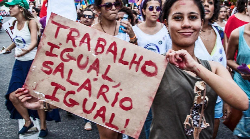 NO BRASIL, MULHERES RECEBEM 20,7% MENOS QUE HOMENS 1 TrabalhoIgualSalarioIgual 800x445 1