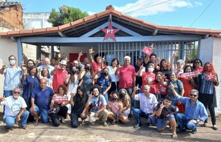 ACIMA DE TUDO, UM PETISTA