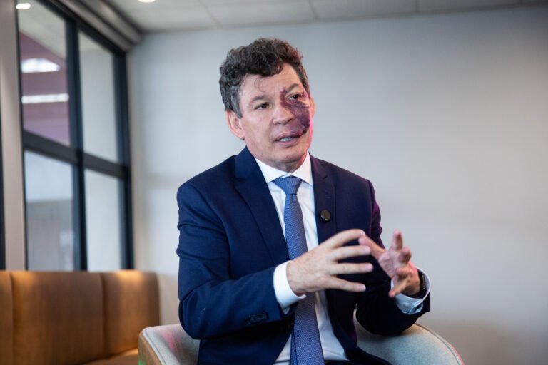 FENAE ENTREVISTA O DEPUTADO REGINALDO LOPES