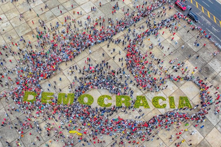 LULA TRAZ DE VOLTA “AS MULATAS”, QUADRO RESTAURADO APÓS VANDALISMO DO 8 DE JANEIRO 2 lula 2