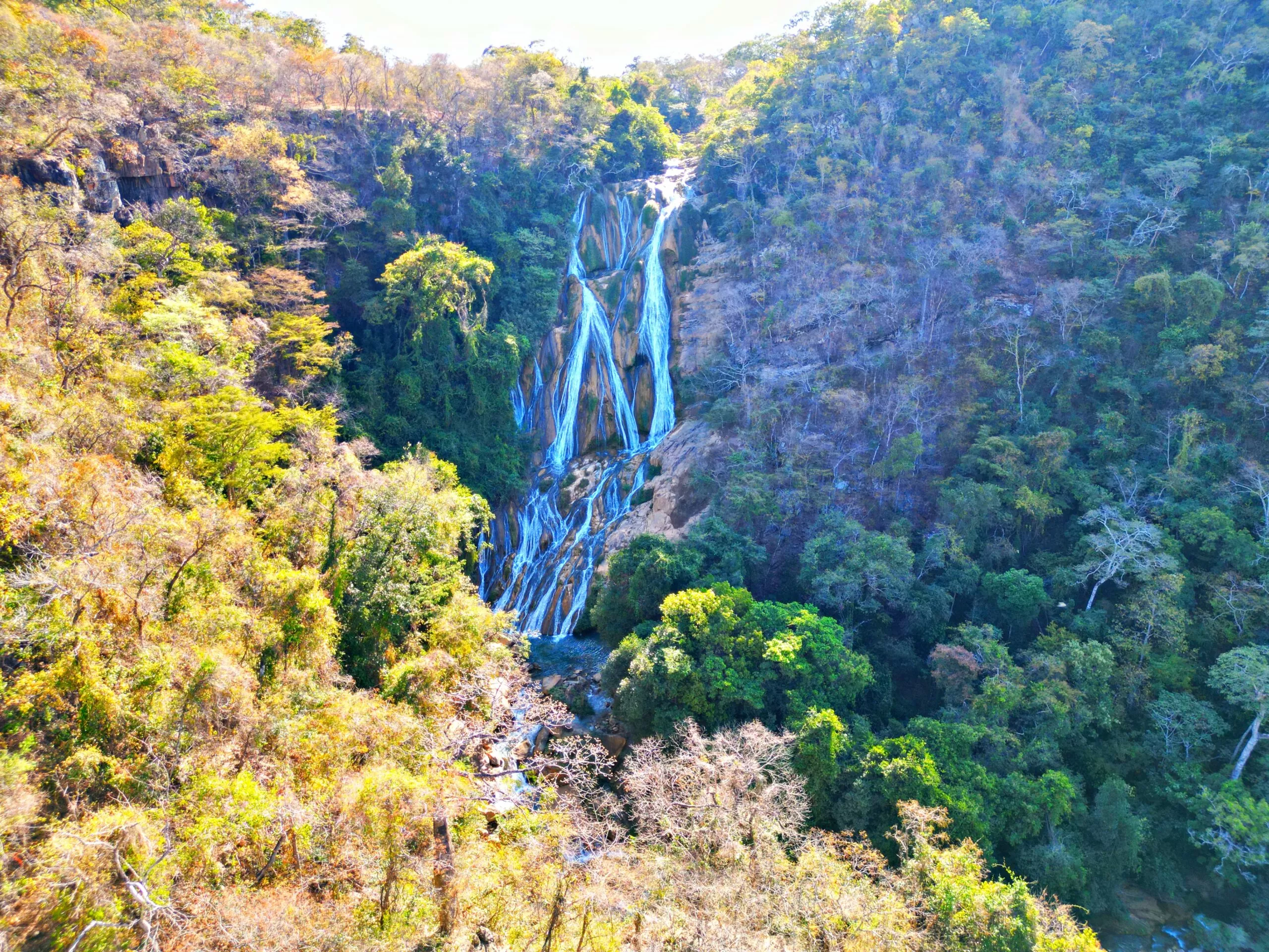 O TRATAMENTO DAS DOENÇAS NO ARRAIAL DE COUROS 1 cachoeira do bisnau roteiro pronto formosa goias scaled 1
