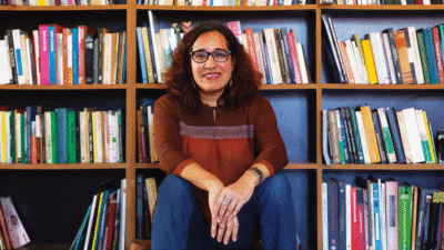 A MENINA COM O BIFE NO PESCOÇO