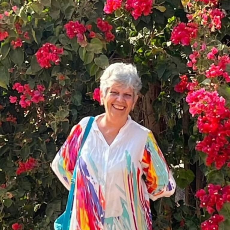 DONA SILENA CHEGOU PARA BRINCAR