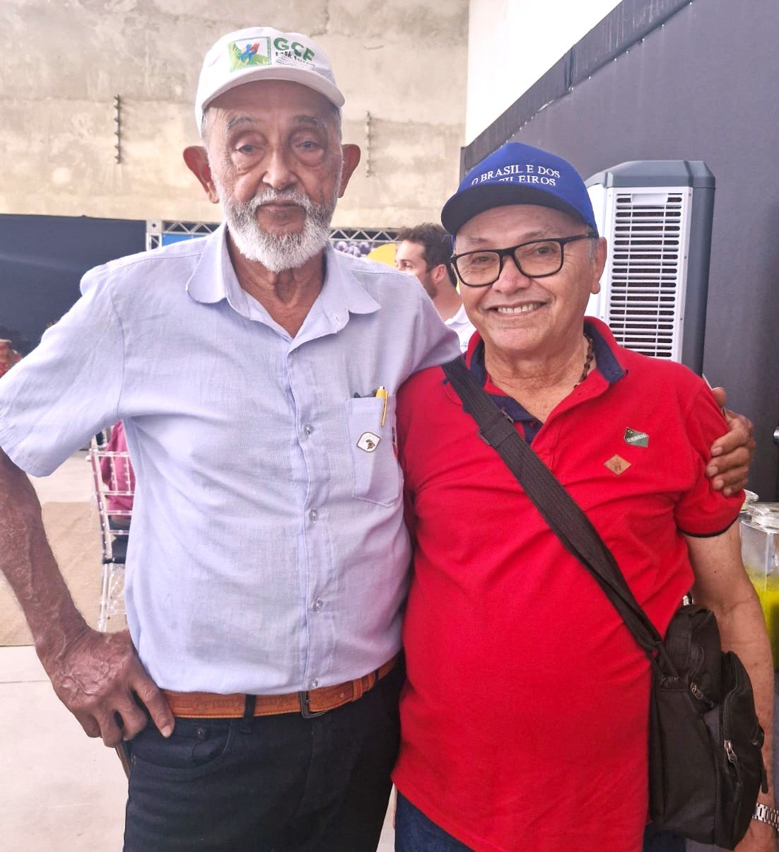 RESERVA EXTRATIVISTA CHICO MENDES VIVE TENSÃO SOCIAL E CRISE AMBIENTAL 1 Júlio Barbosa e Raimundo Barros
