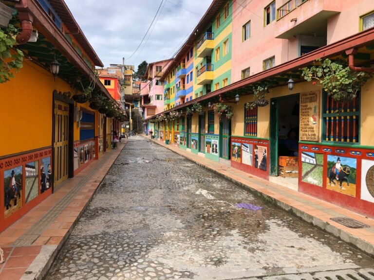 A MEMÓRIA NAS PAREDES