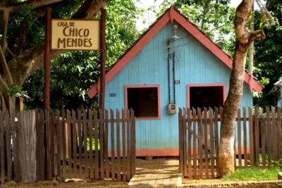 ANGELA MENDES: COMPROMISSO COM A RESISTÊNCIA 1 Chico Mendes Casa