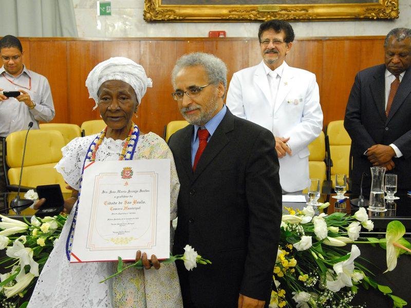 ANCESTRALIZOU MÃE ANA DE OGUM SÍMBOLO DE RESISTÊNCIA NO COMBATE AO RACISMO RELIGIOSO