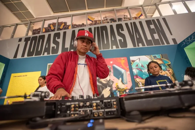 Cultura Hip-Hop: resistência em versos e rimas