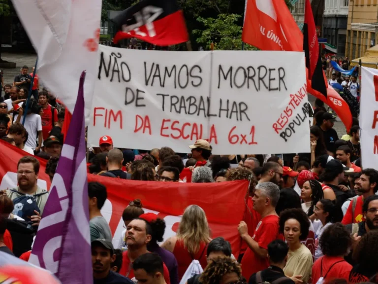 PROPOSTA PELO FIM DA ESCALA 6X1 AVANÇA PARA O SENADO
