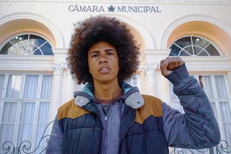 RENATO FREITAS FICA!