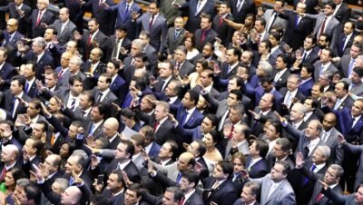 ELEIÇÕES 2026: HOMEM, BRANCO E EMPRESÁRIO É O PERFIL MAJORITÁRIO DE CANDIDATOS